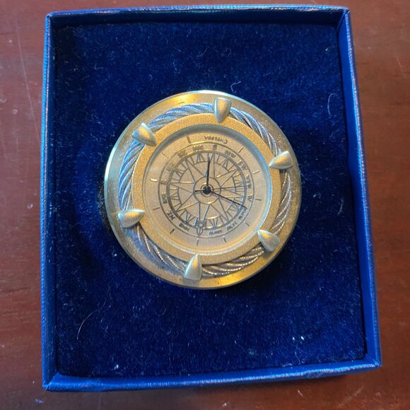 Cable Paperweight Clock - Picture 8 of 8